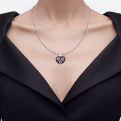Colgante de corazón de rubí con espinela negra de 3,24 quilates, en plata de ley