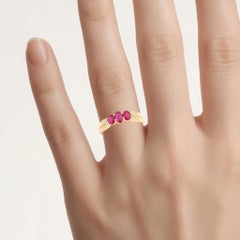 Bague en rubis sertie de diamants (0,88 carat), en or jaune 14 carats