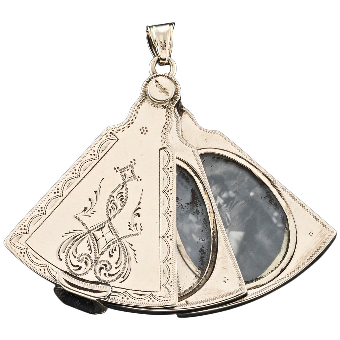 Rare Victorian four compartment Fan shaped Gold Locket