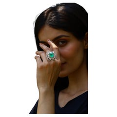 Natural zambian Emerald Ring with Diamond in 18k Gold