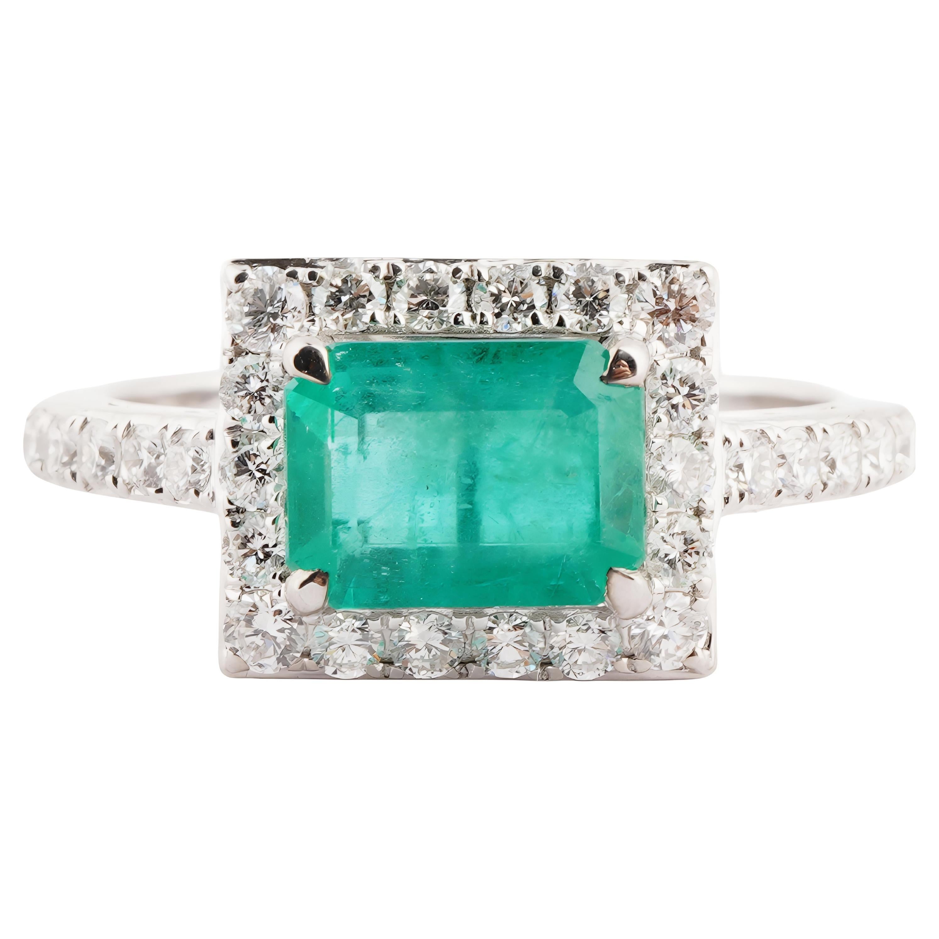 Natural emerald diamond ring in 18k gold