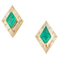 Natürlicher zambischer Smaragd-Ohrring mit hochwertigem Diamanten aus 18 Karat Gold