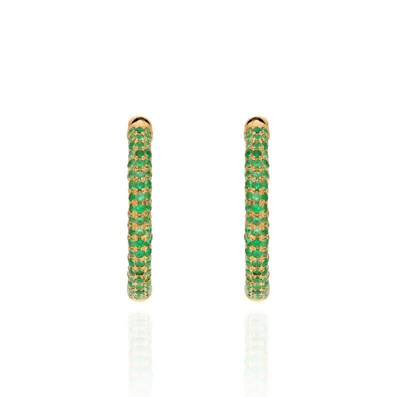 Contemporain Créoles en or jaune 18 carats avec émeraudes naturelles en vente