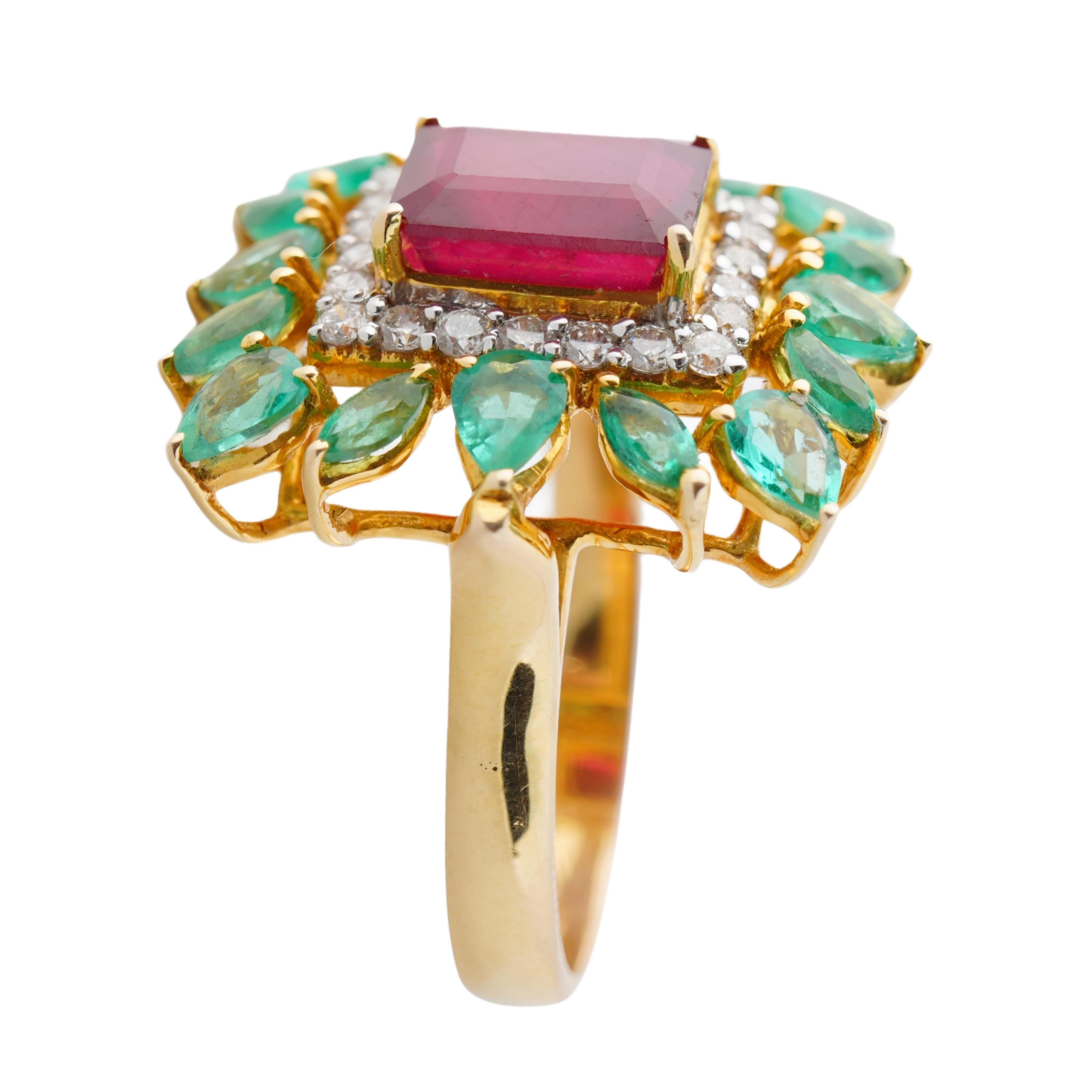 GW= 5.560gm
NW= 4.638gm
Diamant= 0,36cts
Smaragd= 1,52cts
Rubin= 2,73cts
FOLLOW US ON INSTA (divinejewellerylounge)
CODE=Z