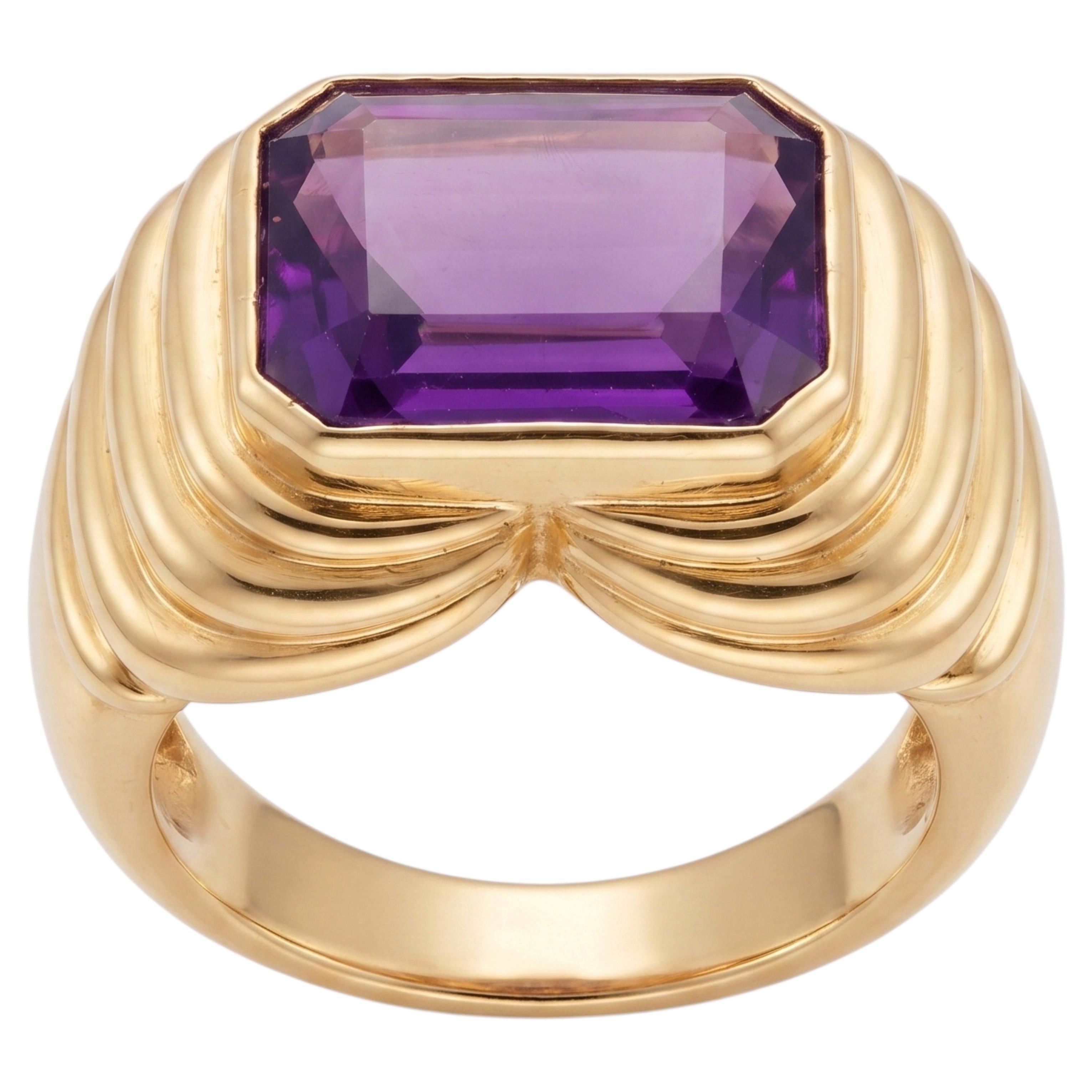 18K Yellow Gold 6ct Emerald-Cut Amethyst Bezel Set Ring For Sale