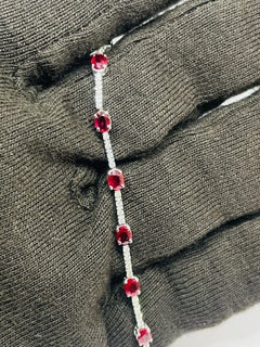Elegante pulsera de oro de 18 quilates con rubí de 2,84 ct y diamantes de 0,39 ct, nueva