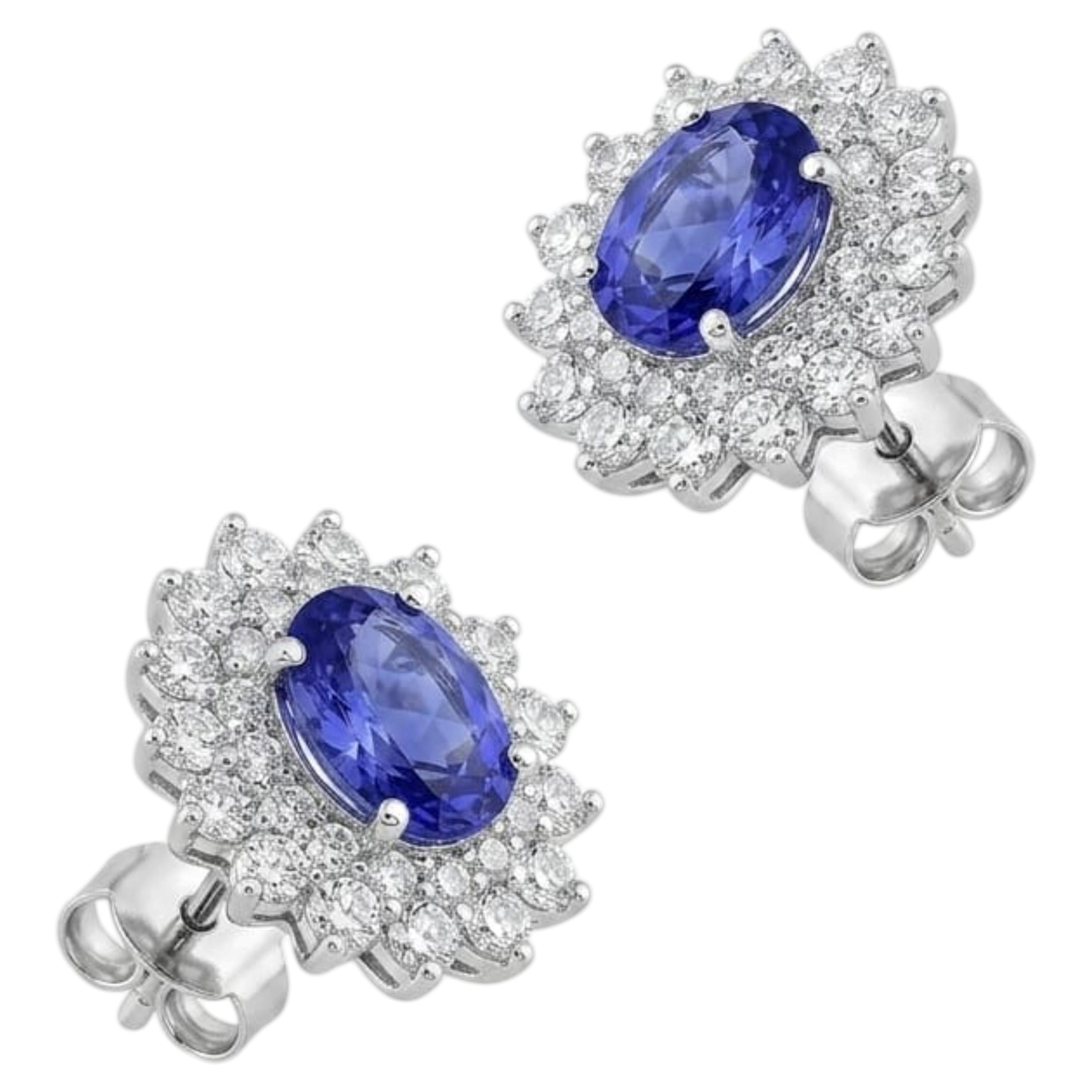 Pendientes de botón de oro natural de 18 quilates con diamantes y zafiro azul de 1,93 quilates en venta