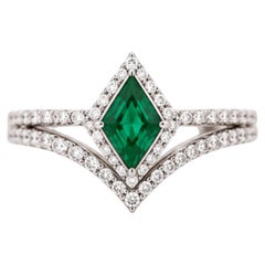 Stunning 18K Gold Zambian Emerald & Diamond Halo Ring, 1.60ct