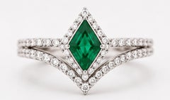 Stunning 18K Gold Zambian Emerald & Diamond Halo Ring, 1.60ct