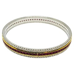 Eleganter Armreif aus 18-karätigem Gold mit Rubin (2,25 Karat) und Diamanten (4,06 Karat), neues Design
