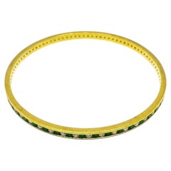 Elegant 18K Gold Bangle with 1.45ct Semi Stone and 1.48ct Diamond