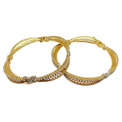 Elegant 18K Gold Diamond Bangle, 6.76 Carats