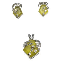 18K White Gold Diamond and Semi Stone Pendant Set, 31.90ct & 1.25ct
