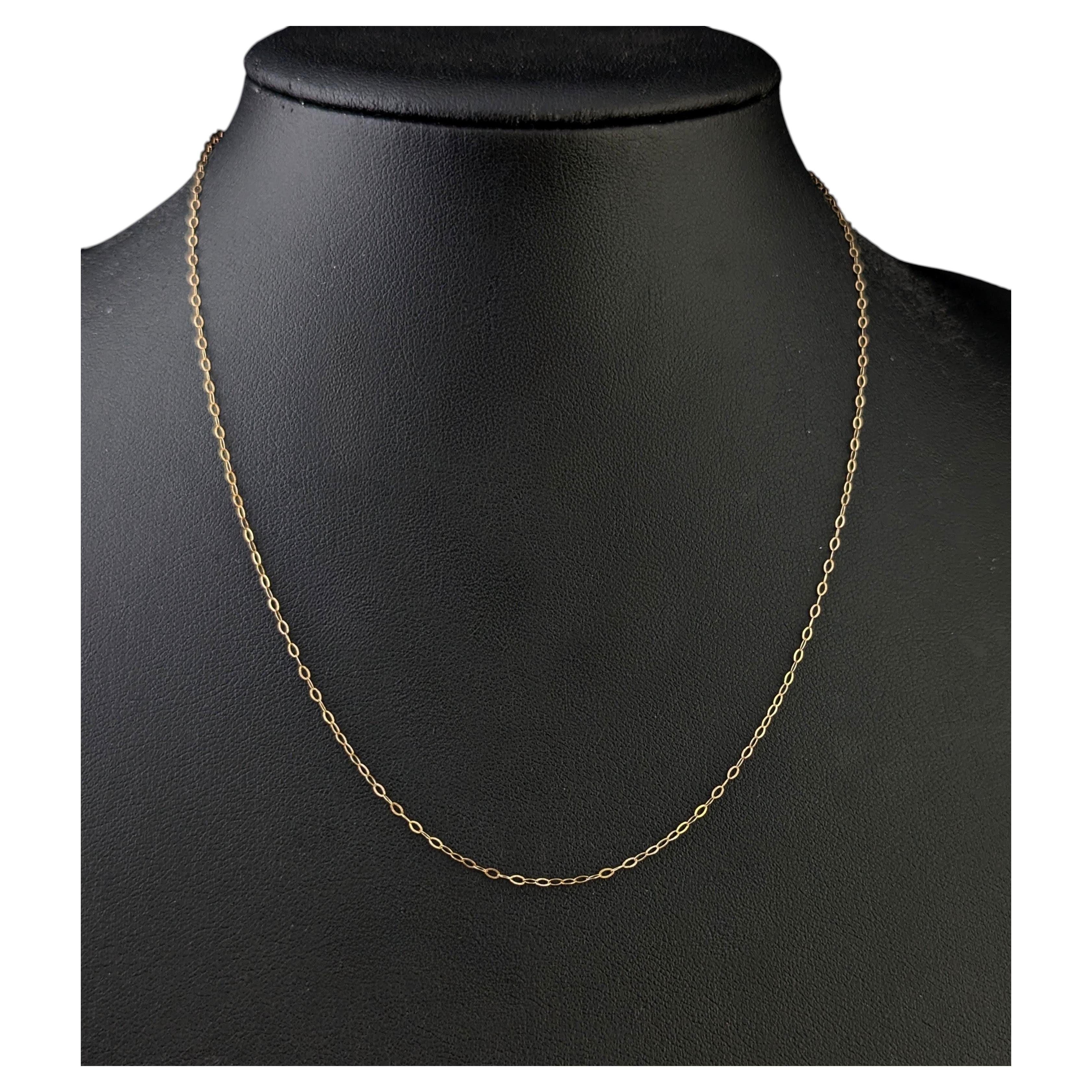 Collana vintage con catena a maglie sottili in oro giallo 9k in vendita