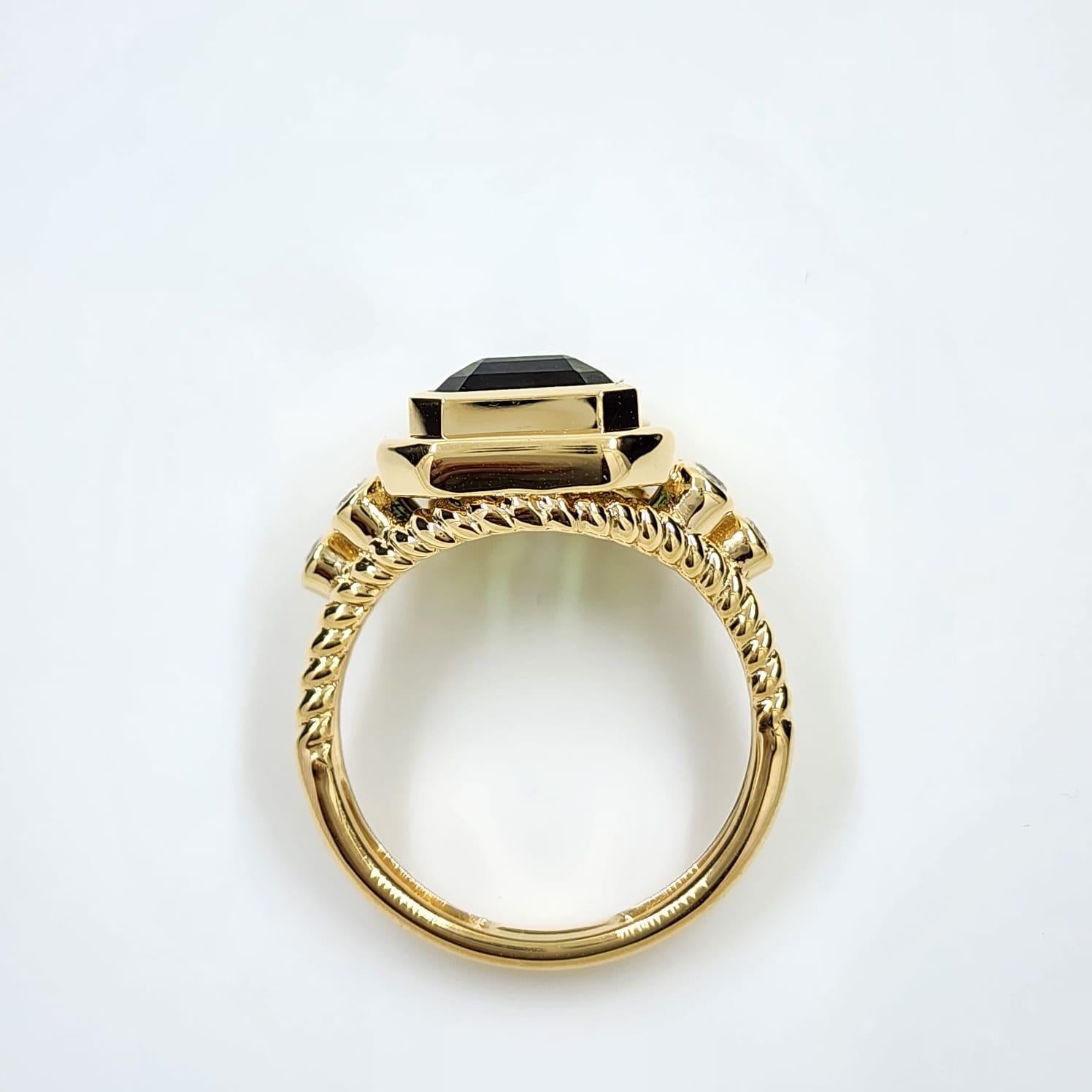 Bague cocktail en or jaune 18 carats avec tourmaline verte de 3,55 carats Pour femmes en vente
