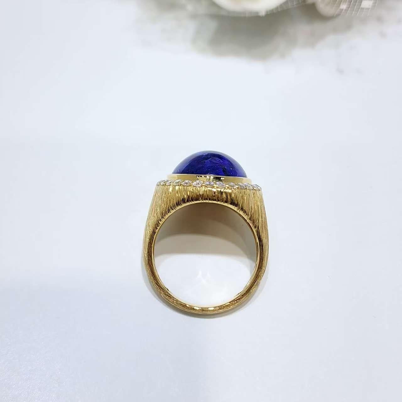 Bague Art Déco 11.26 Carat Tanzanite Diamant en or jaune 18 carats en vente 4