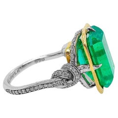 2ct Emerald in Forget Me Knot Style Ring