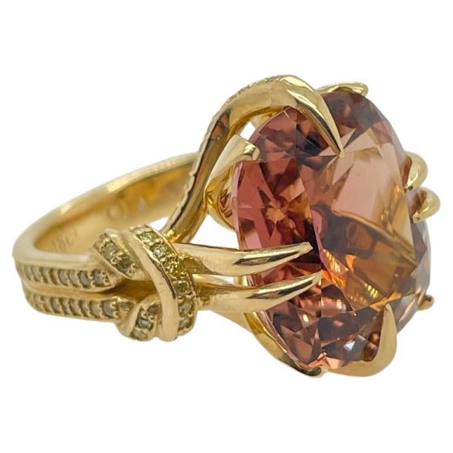 10.51ct Peach Tourmaline and Yellow Diamond Reef Knot Cocktail Ring in 18ct Gold For Sale