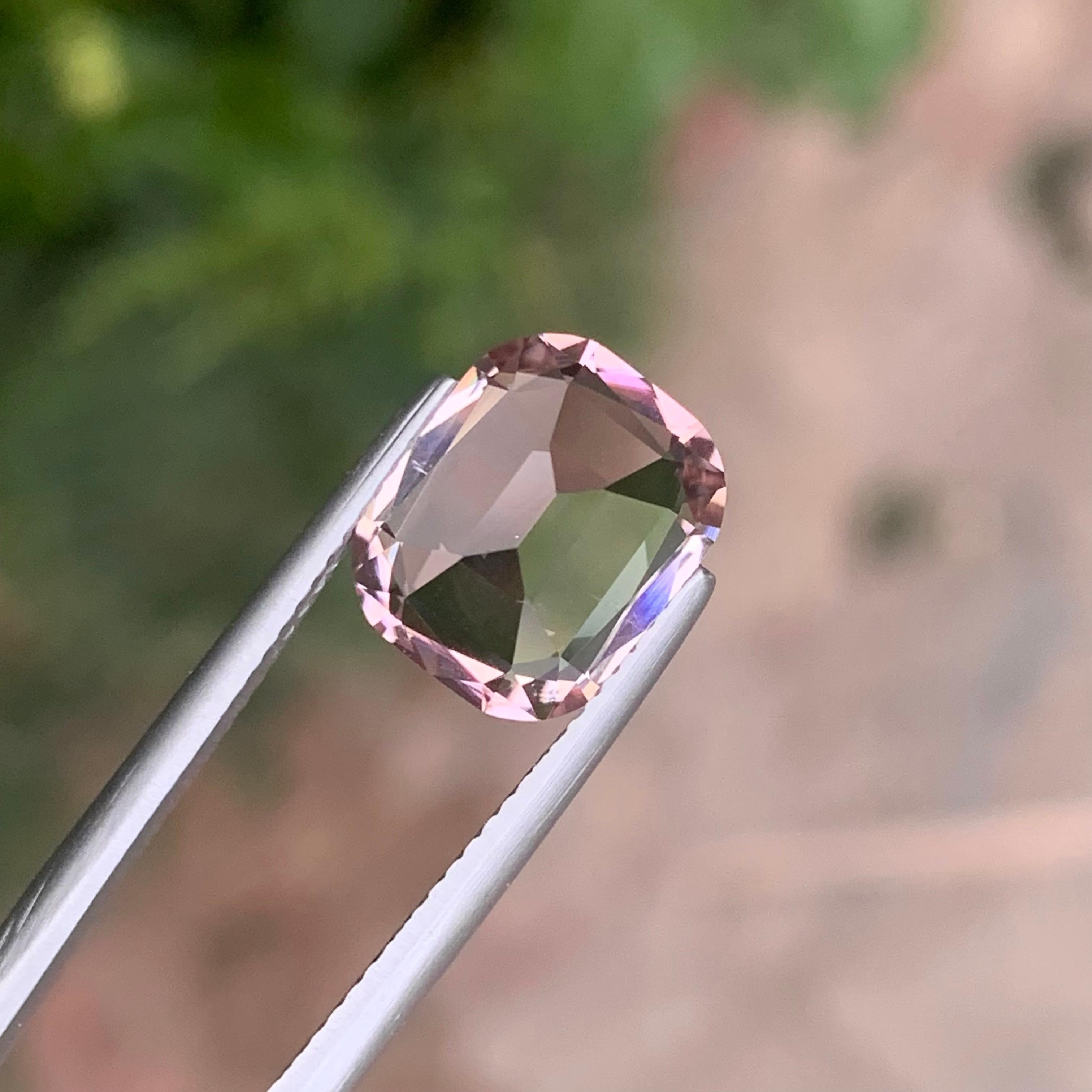 Taglio cuscino 4,65 carati di tormalina rosa naturale sciolta a forma di cuscino in vendita