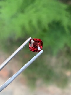 Natürlicher roter Spinell, loser Edelstein im Kissen-Schliff