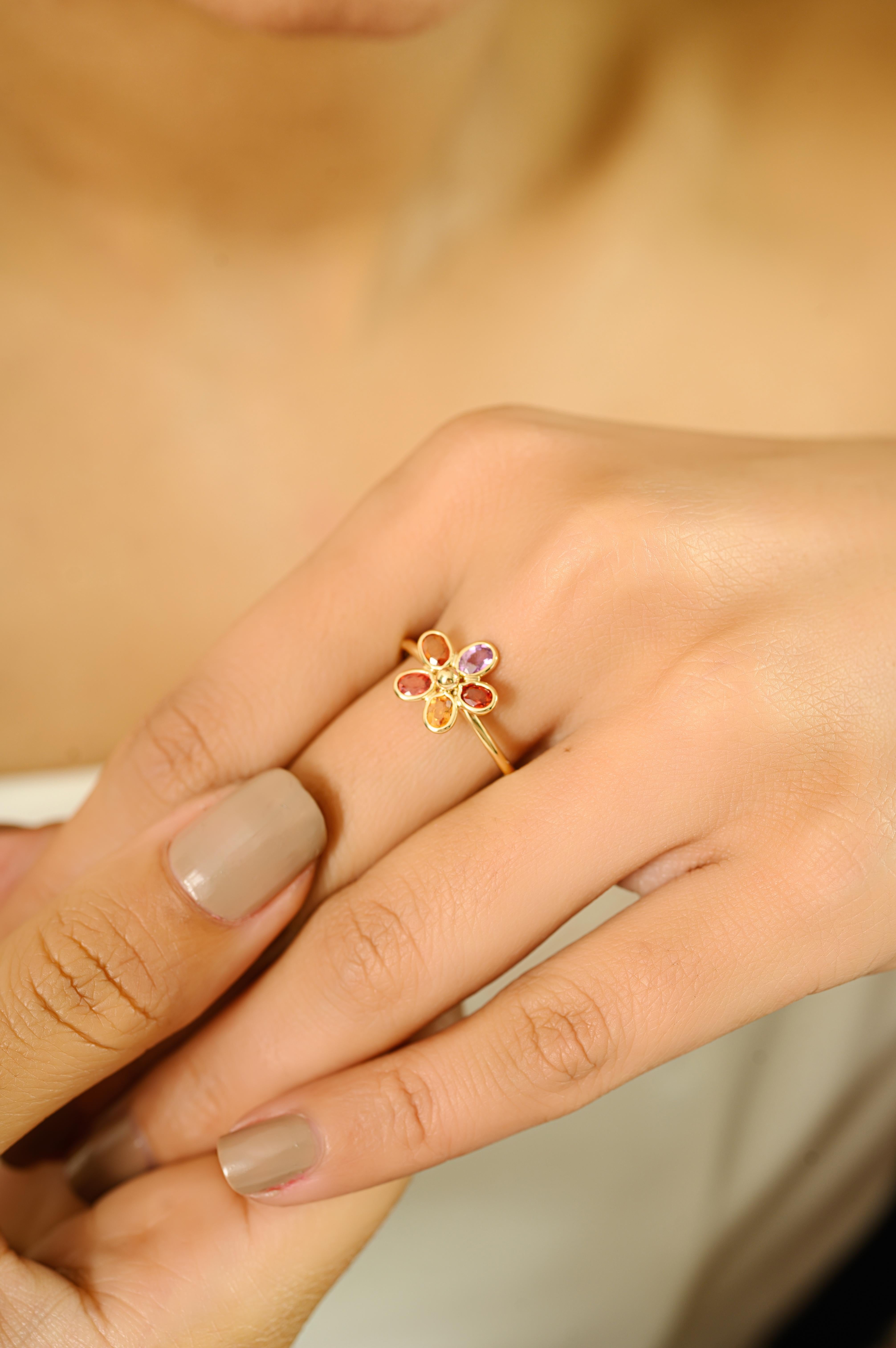 Im Angebot: Natürliche Oval Cut Multi Saphir Blume Cluster Ring in 14k massivem Gelbgold () 2
