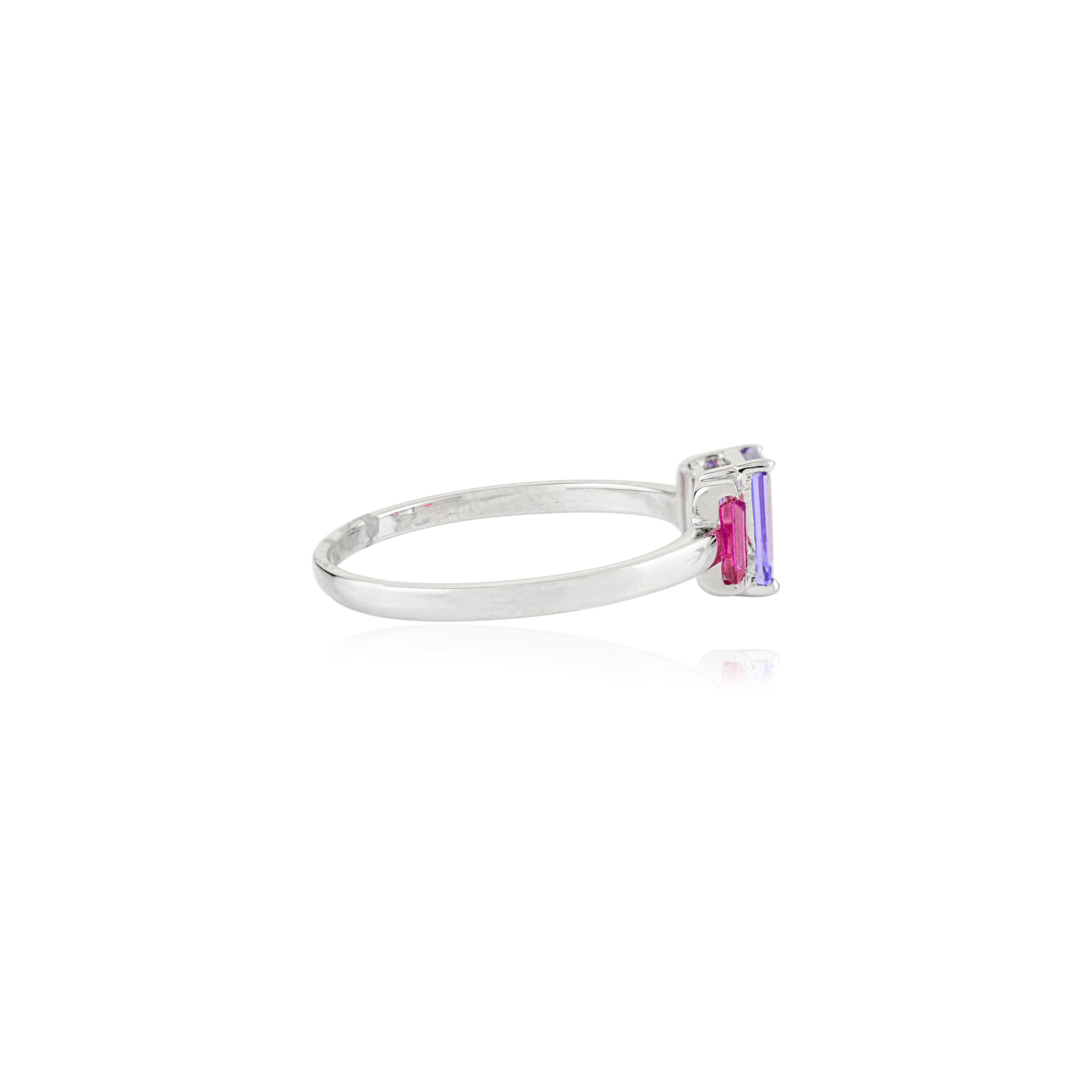 in vendita:  Anello con tre pietre di rubino e tanzanite Gioielli da donna per tutti i giorni in oro bianco 14K 7