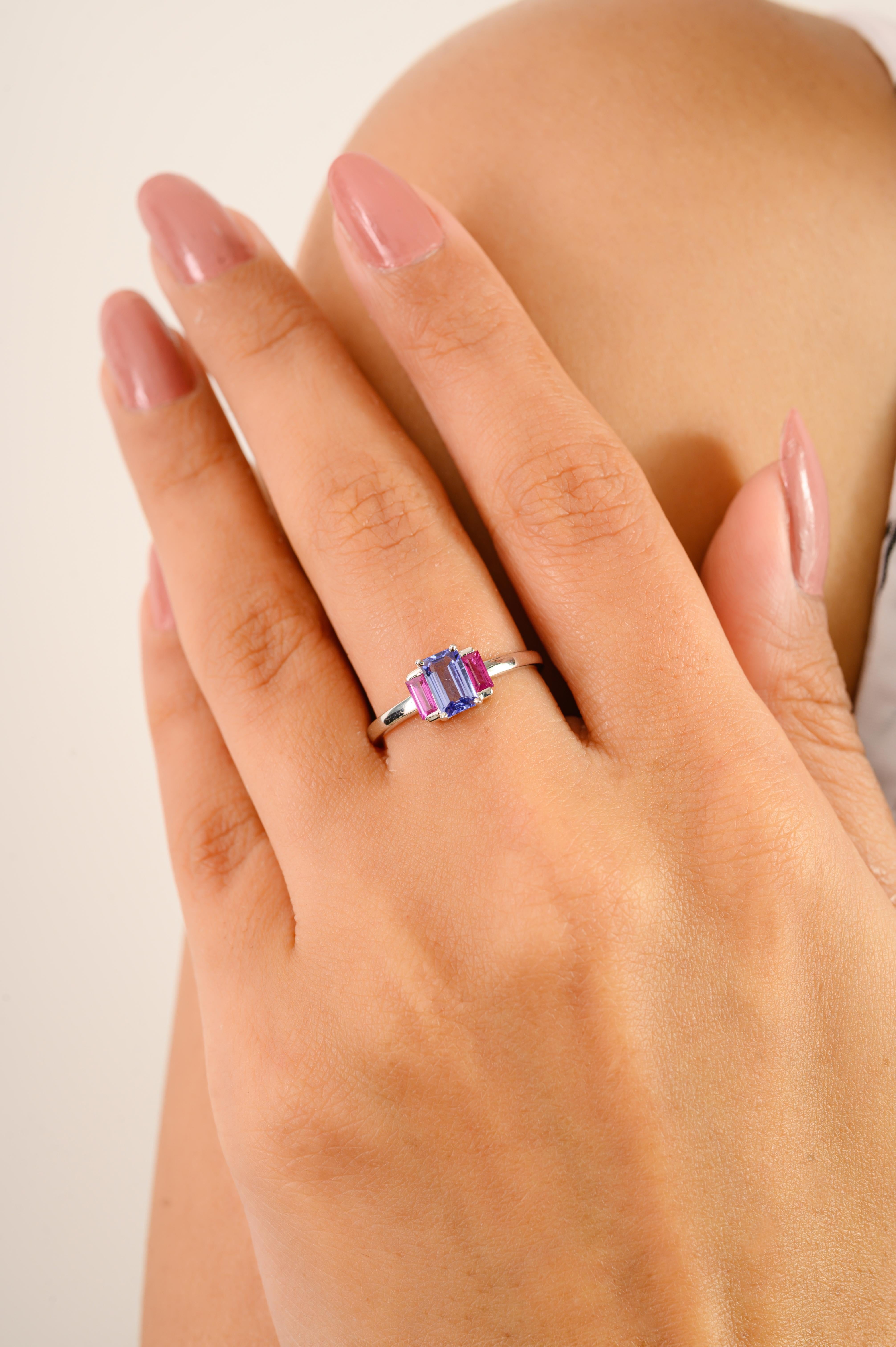 in vendita:  Anello con tre pietre di rubino e tanzanite Gioielli da donna per tutti i giorni in oro bianco 14K 8