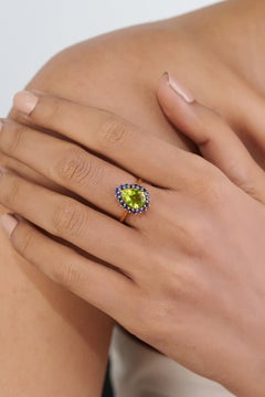 18K Solid Yellow Gold 2.39ct Pear-Shaped Peridot & Sapphire Halo Cocktail Ring