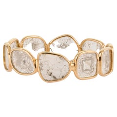 Bague artisanale en or jaune 18 carats, sertie à la main d'un diamant brut de 1,1 carat aux formes variées, dans une monture à chaton