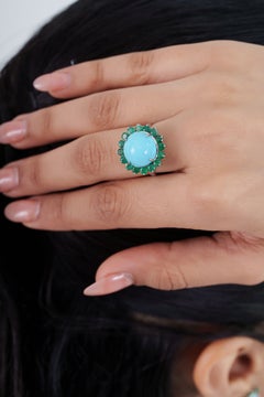 Bague de cocktail « halo » en or blanc 14 carats, sertie d’une turquoise et d’une émeraude rondes en cabochon de 6,13 carats