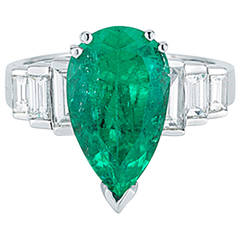4.04 Carats Charming Pear Shaped Emerald Diamond Gold Solitaire Ring