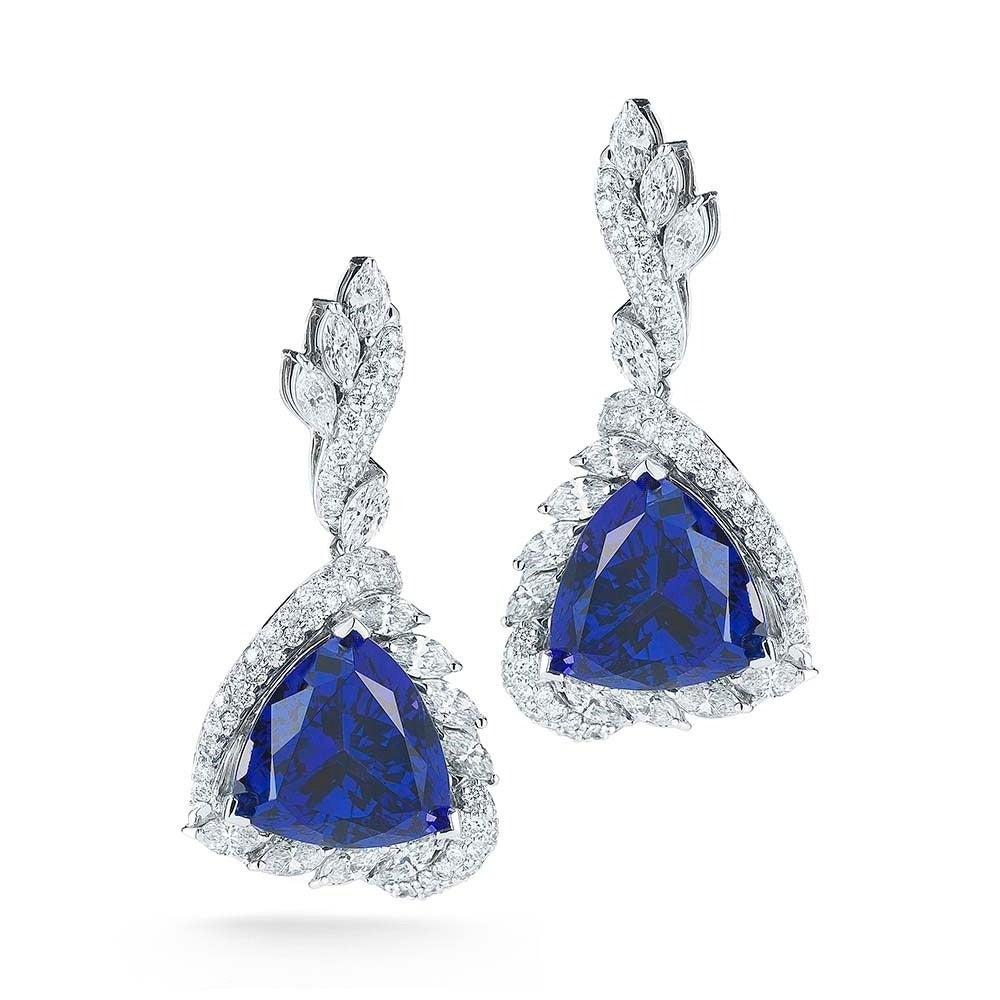 Deluxe color AAA +++ Tanzanite Trillion-Cut 20.49 & 24.05 carat Earring Mounted In 18k White Gold.... Rare to Find!!.Each Tanzanite is Certified By GIA
SPECIFICATIONS   
Product ID:01793
Model:TK MB 244
Metal:18K W
Gram