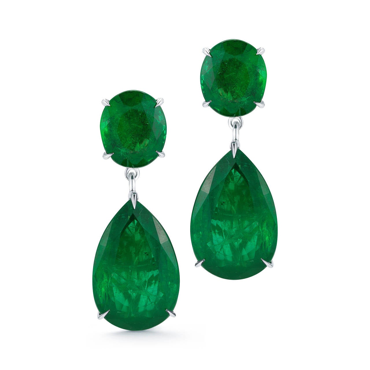 Stunning Emerald Earring By TAKAT... Similar look of Angelina Jolie emerald earring.. This earring you can wear 3 different ways. for example look at the picture. all 4 stones are GIA certified.
Product ID:02108
Model:TK MB 474
Metal:18K W
Gram