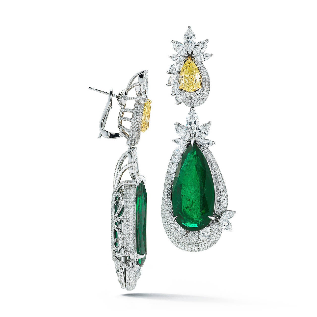 Emerald Earring Pear Shape with Fancy Yellow Diamond In New Condition For Sale In New York, NY