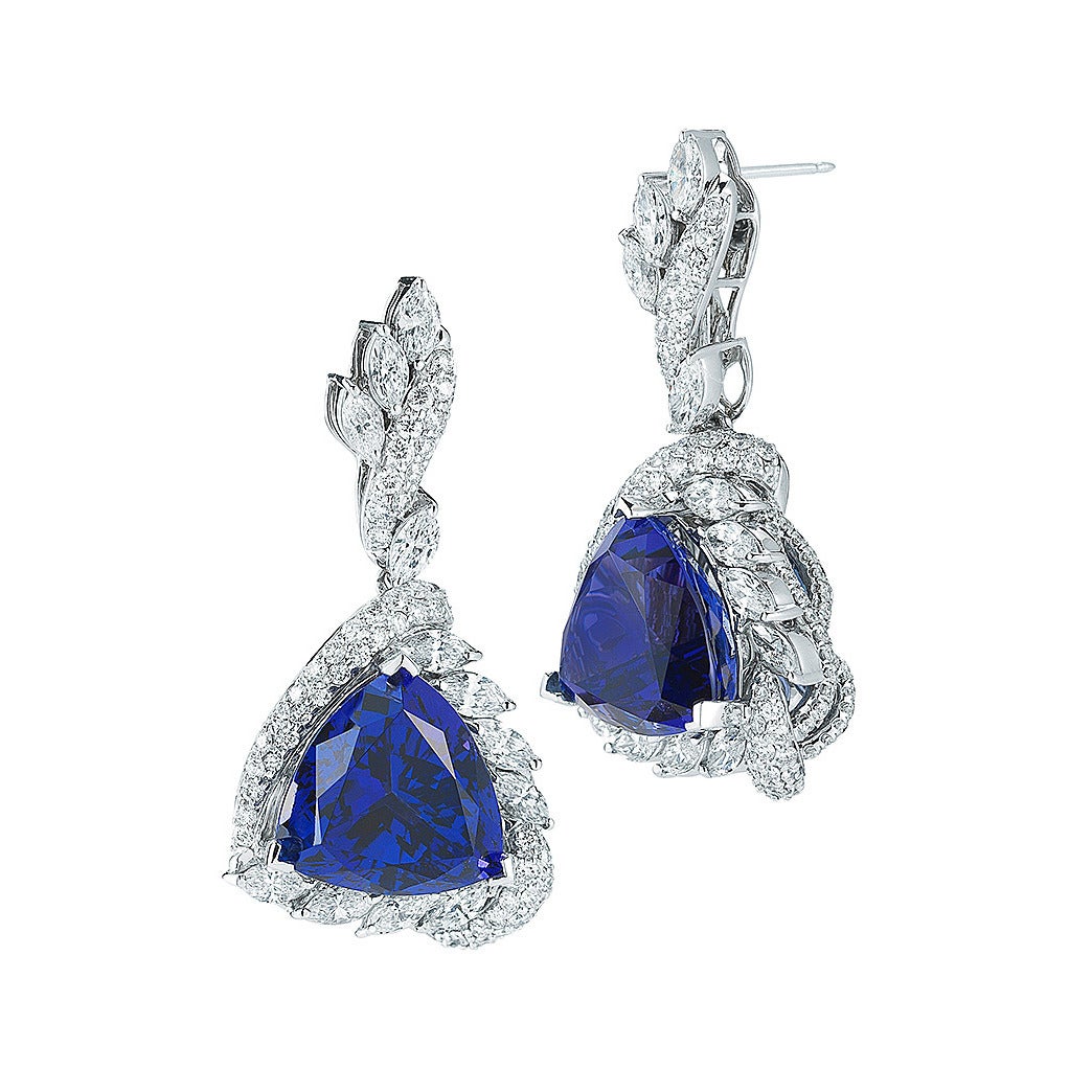 Elegant GIA Cert Trillion Cut Tanzanite with Fancy Shape Diamond Earrings For Sale