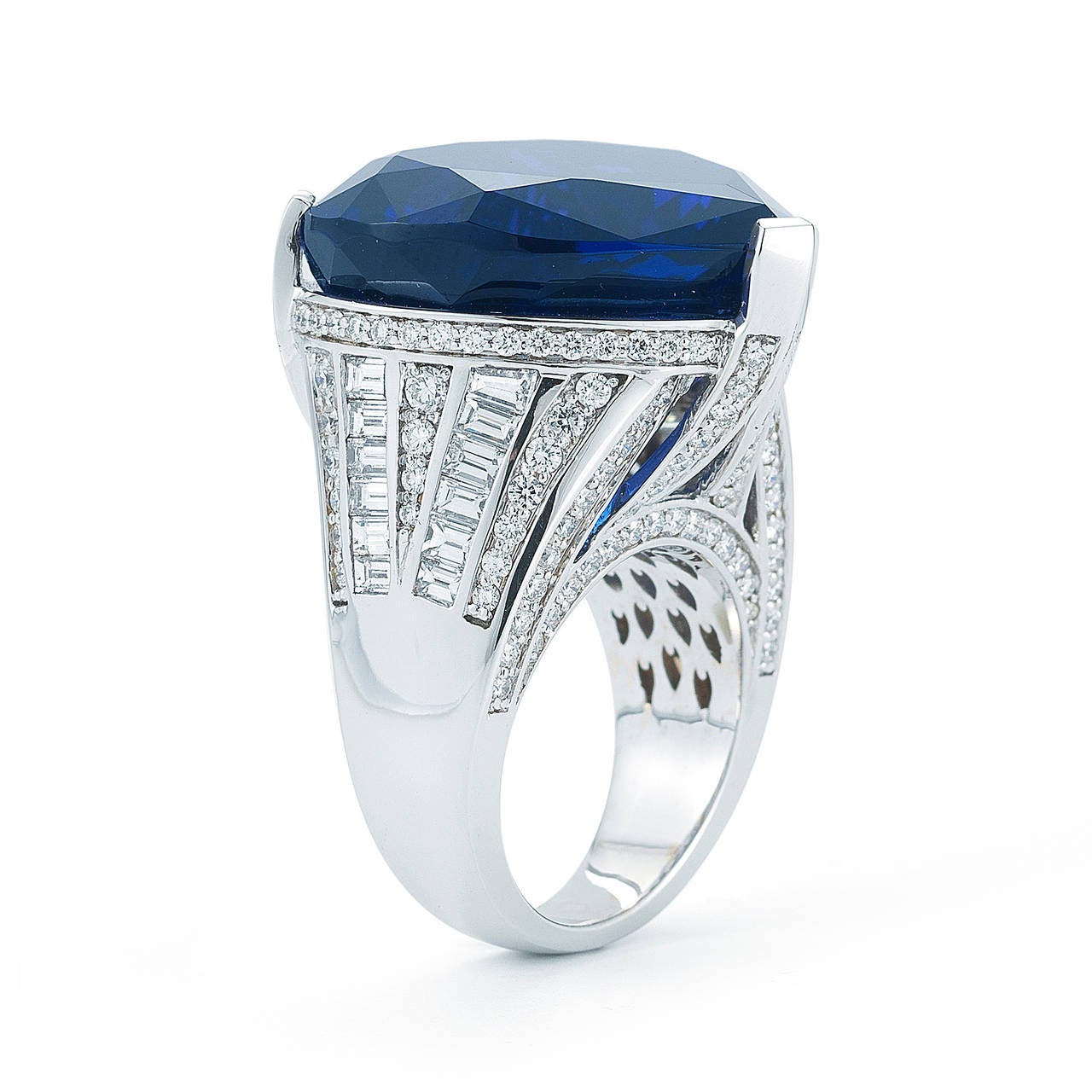 Charming Tanzanite Heart Shape and Diamond Ring