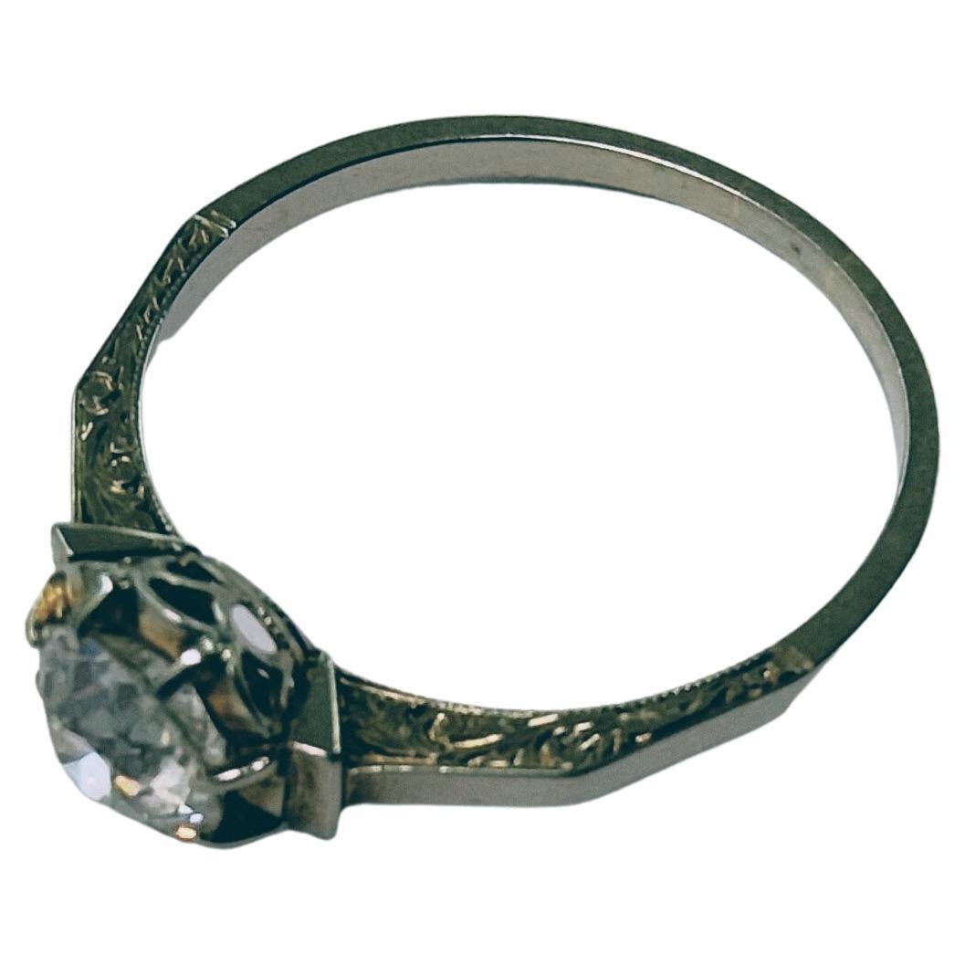 Antique Ring Solitaire 1900s Diamond  Old Mine Cut Platinum In Good Condition For Sale In Valencia, Comunidad Valenciana