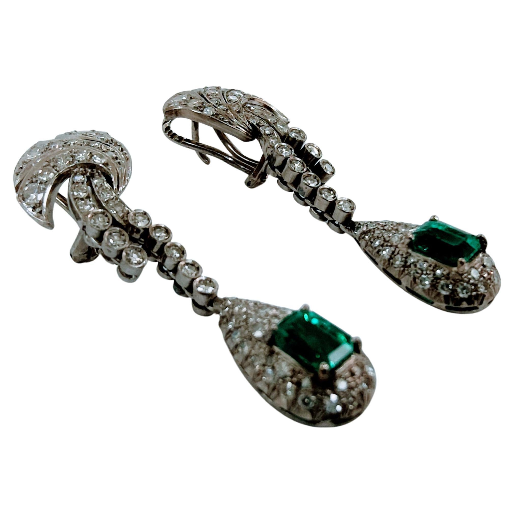 Vintage 1930s  Earrings Art-Deco White Gold 18kt Emerald Colombian and Diamonds  In Good Condition For Sale In Valencia, Comunidad Valenciana