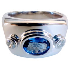 Tanzanite and Diamond Modern Ring White Gold 18 Karat