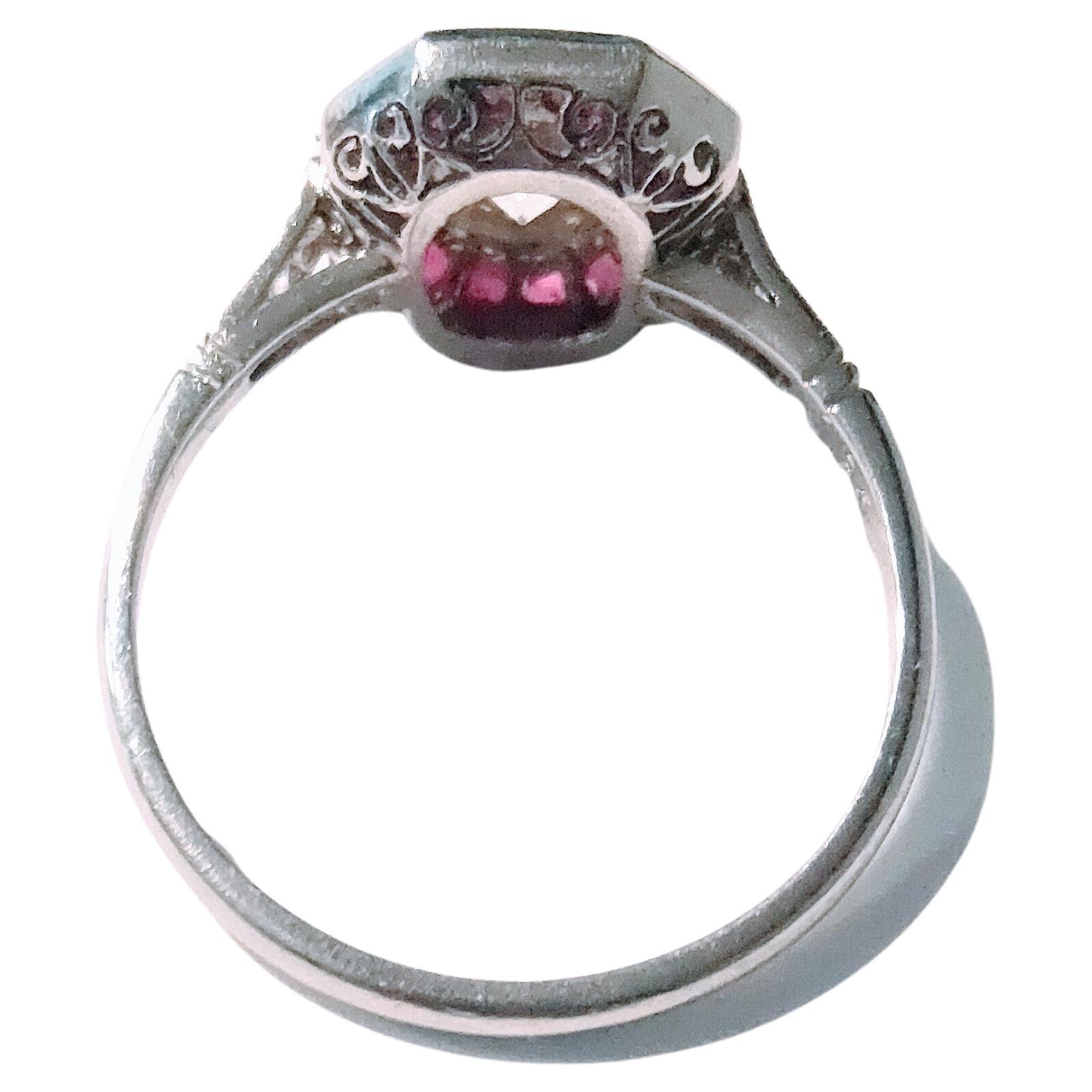 Art-Deco Ring Central Diamond and Ruby Platinum 2