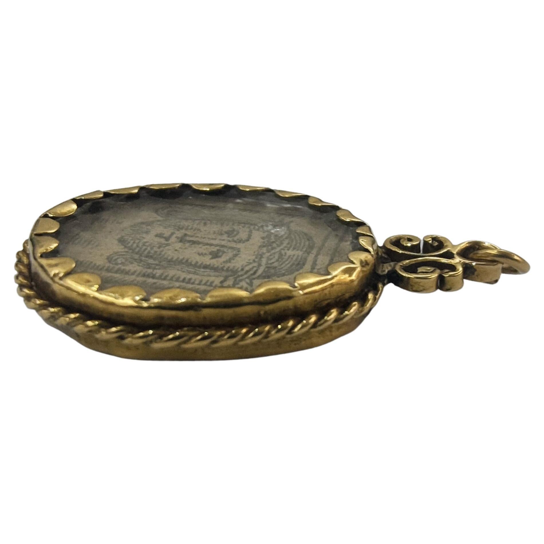 Vintage Original Antique Devotional Medal 18th Century Yellow Gold 18 Karat For Sale 2