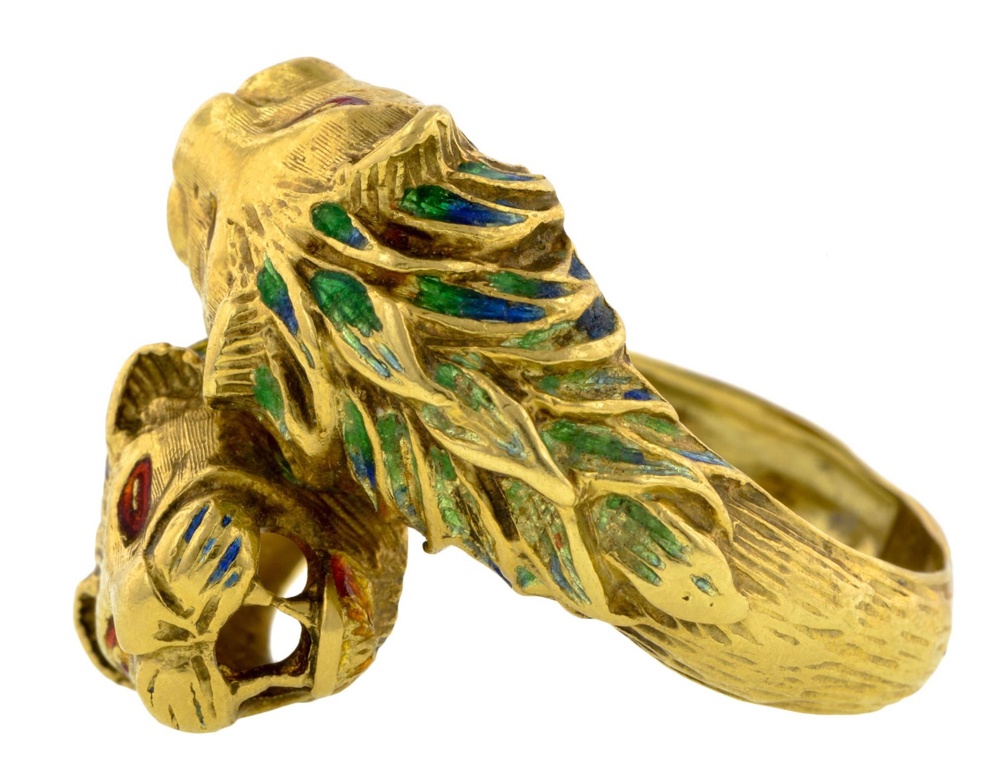 Enamel Gold Double Lion Crossover Ring  In Good Condition For Sale In New York, NY
