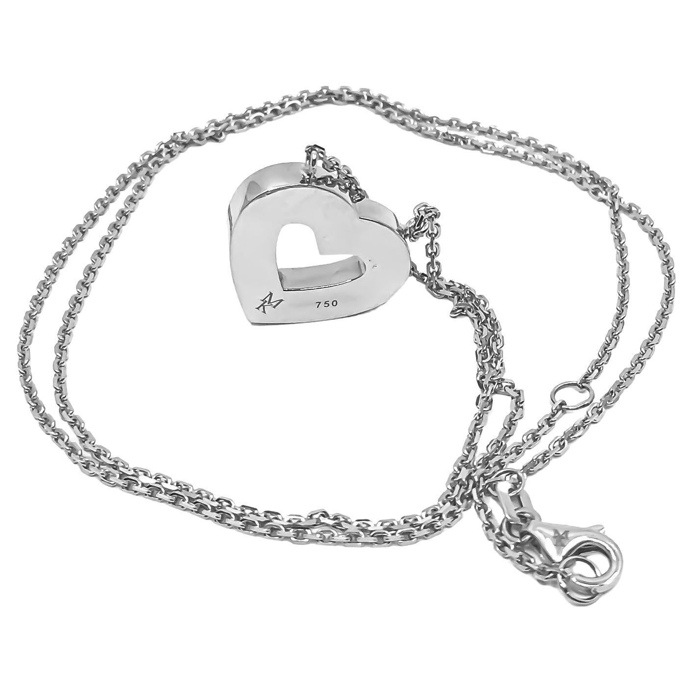 Heart Pendant Necklace in 18kt White Gold For Sale