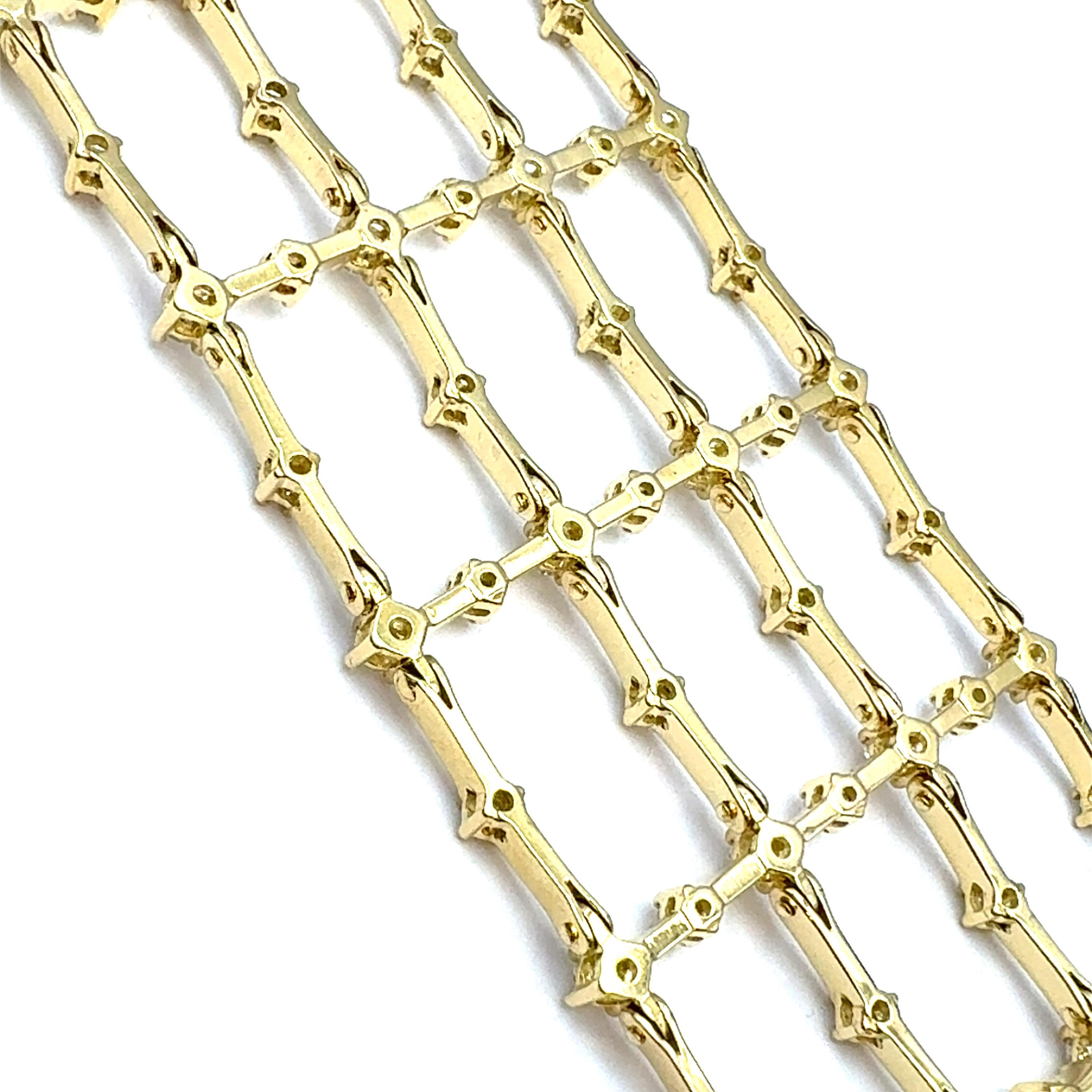 Bracelet manchette grand format en or jaune 18 carats avec diamants 5,70 carats et griffes en forme de clôture en vente 4