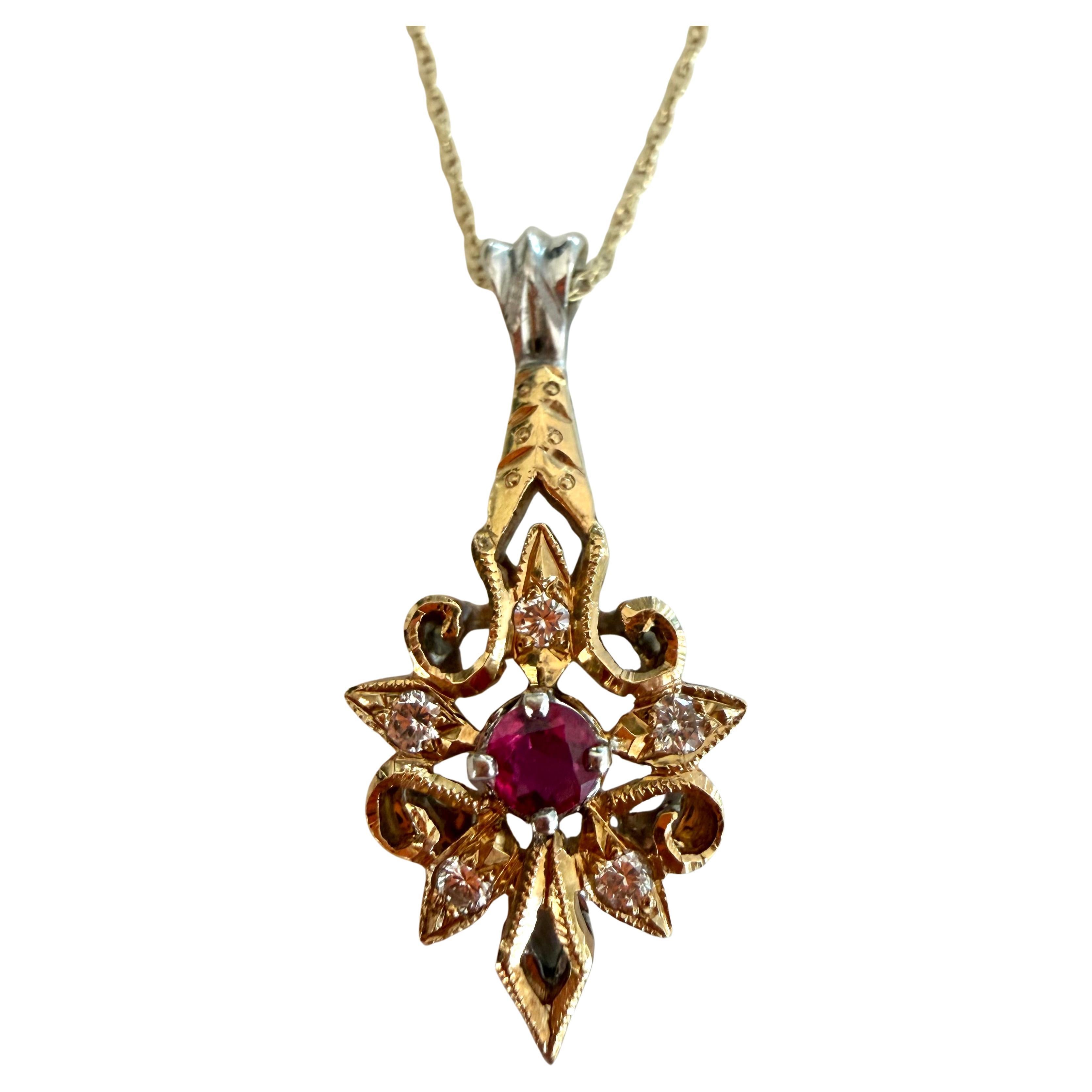 Two Tone Ruby and Diamond Pendant Necklace in vendita