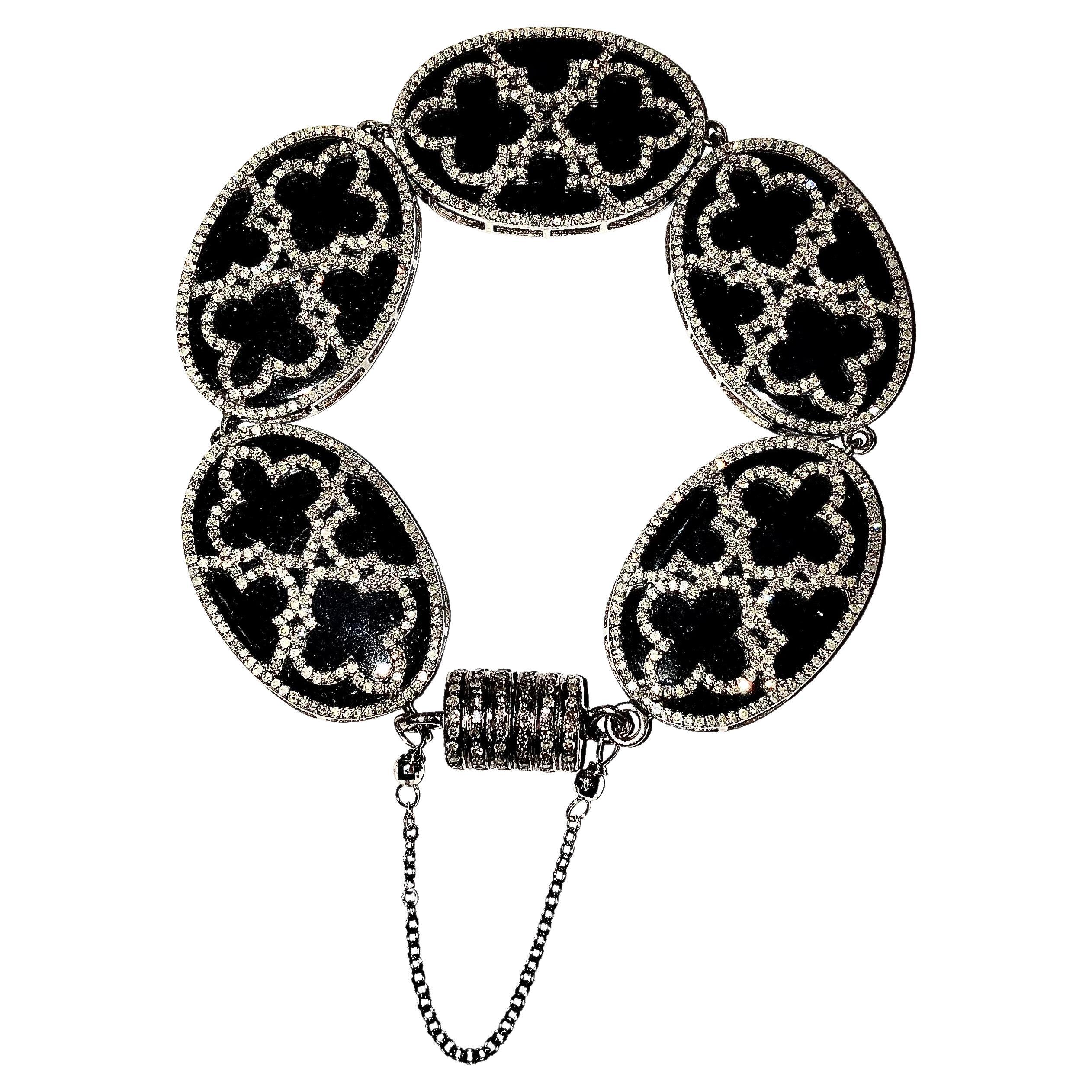 Einzigartiges Paradizia-Armband aus schwarzem Onyx mit ovalen Diamanten und Pavé-Diamanten