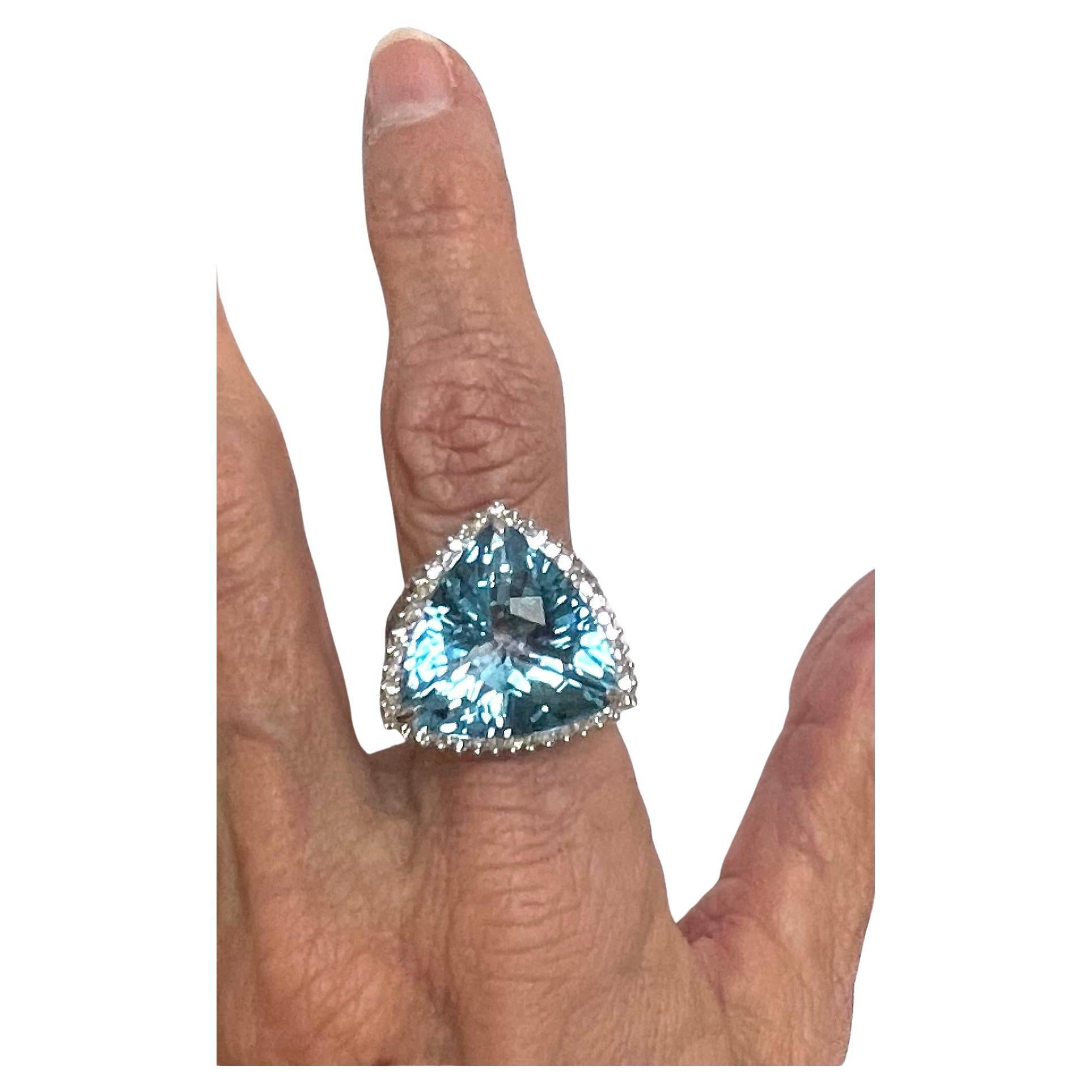 Swiss Blue Topaz 26 Carats with Pave Diamonds Ring In New Condition For Sale In Laguna Beach, CA
