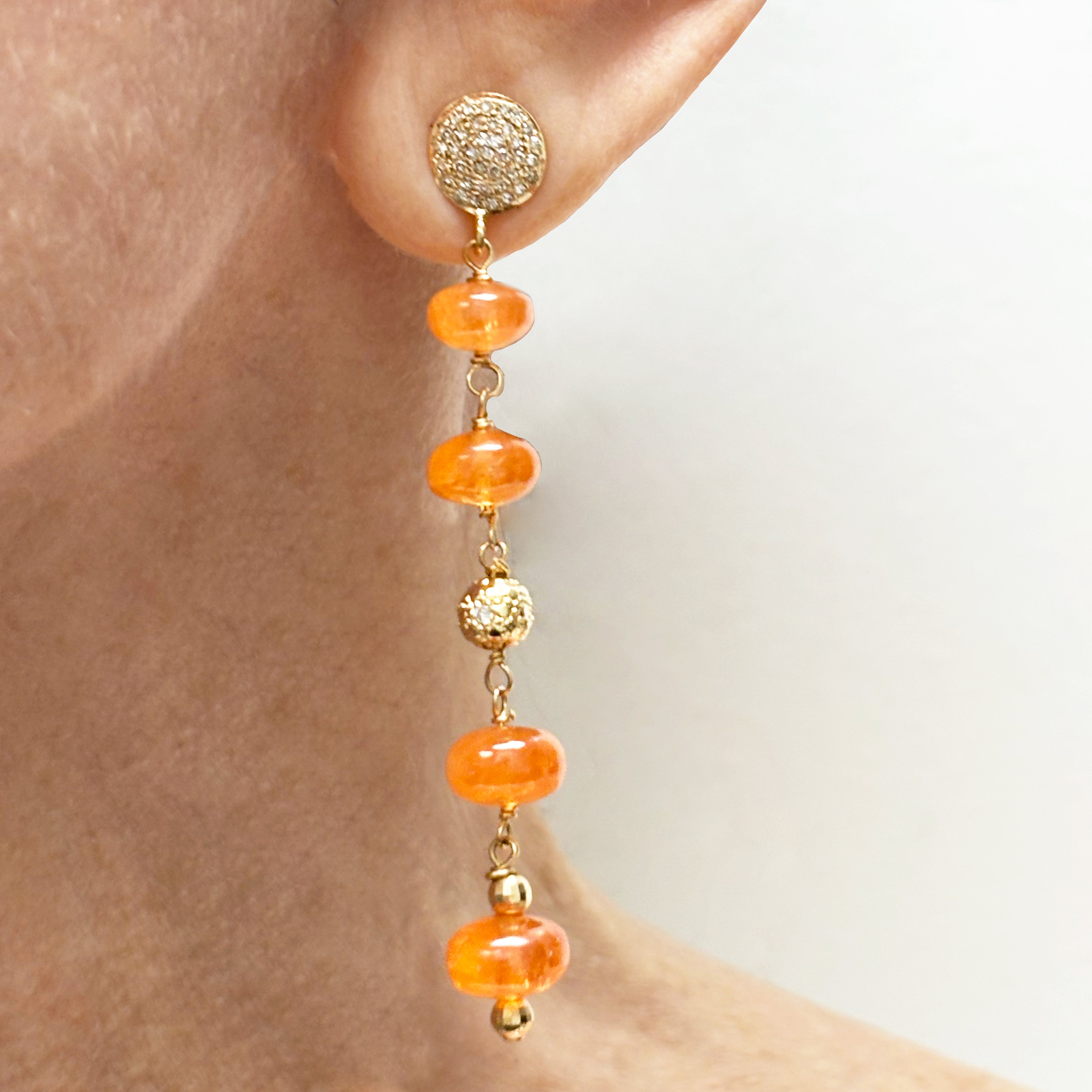 Boucles d'oreilles en spessartite orange avec or et diamants