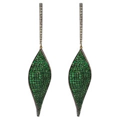 Paradizia-Ohrringe mit grünem Tsavorit und Granat mit Pavé-Diamant