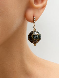 Black Diamond 18-Karat-Ohrringe „Paradizia“ mit 16-mm-Kugel und Diamanten, E3496